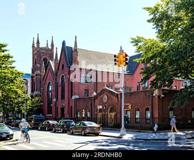 Clinton Hill Historic District, 484 Washington Avenue, Brown Memorial Baptist Church, Romanesque Revival design di Ebenezer L. Roberts, costruito nel 1860. Foto Stock