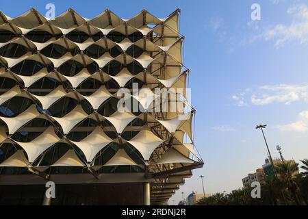 Riyadh , Arabia Saudita - 11 marzo 2023: Edificio della Biblioteca Nazionale Re Fahad a Riyadh Foto Stock