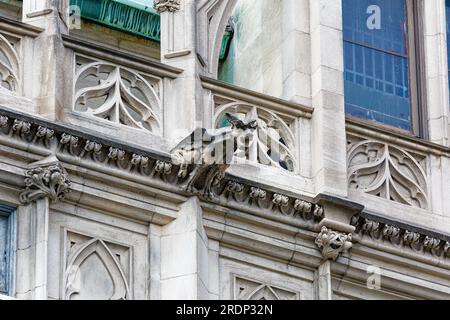 Fort Greene Historic District: Dettaglio di 300 Vanderbilt Avenue, Queen of All Saints Roman Catholic Church, by Reily & Steinback, costruito nel 1913. Foto Stock