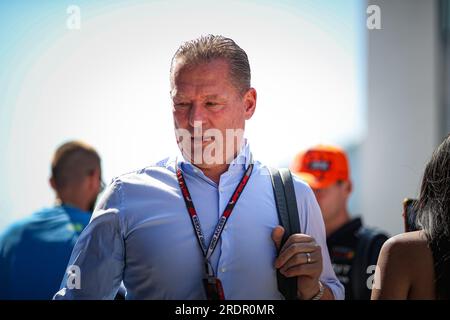 Jos Verstappen (NED) padre di Max Verstappen Red Bull Racing Honda, ed ex pilota di F1, per Arrows; Tyrrel; Benetton; Footwork; E Minardi durante il GP d'Ungheria, Budapest 20-23 luglio 2023 all'Hungaroring, campionato del mondo di Formula 1 2023. Foto Stock