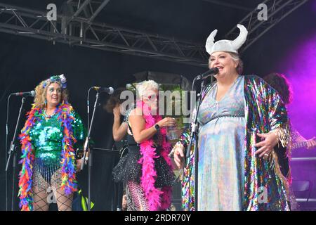Doreen Doreen in esibizione al Bristol Harbor Festival, Queen Square, Bristol, Inghilterra. 16 luglio 2023. Foto Stock