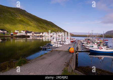 Porto di Skarsvåg il villaggio di pescatori più settentrionale del mondo Nordkapp comune nella contea di Troms og Finnmark Norvegia costa settentrionale dell'Europa di Mageroy Foto Stock