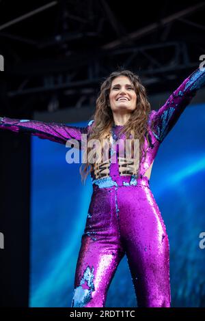 Idina Kim Menzel Performing al London Pride 2023 a Trafalgar Square Foto Stock