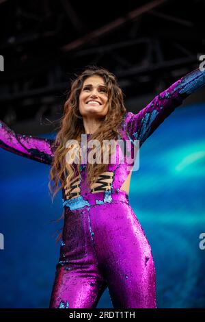 Idina Kim Menzel Performing al London Pride 2023 a Trafalgar Square Foto Stock