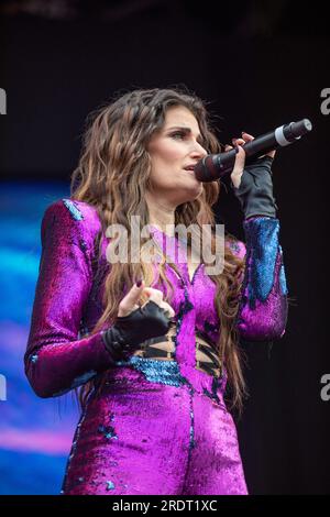 Idina Kim Menzel Performing al London Pride 2023 a Trafalgar Square Foto Stock