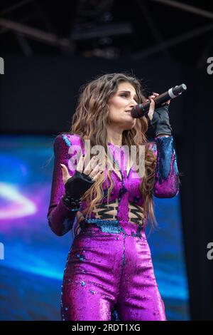 Idina Kim Menzel Performing al London Pride 2023 a Trafalgar Square Foto Stock