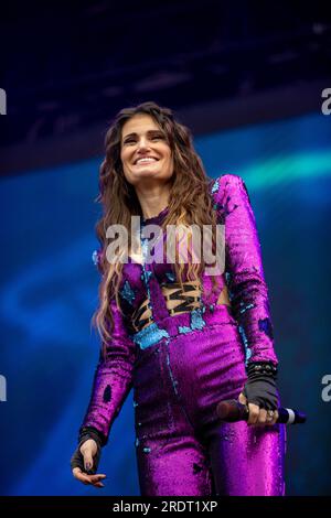 Idina Kim Menzel Performing al London Pride 2023 a Trafalgar Square Foto Stock