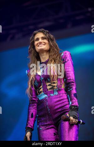 Idina Kim Menzel Performing al London Pride 2023 a Trafalgar Square Foto Stock