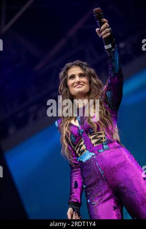 Idina Kim Menzel Performing al London Pride 2023 a Trafalgar Square Foto Stock