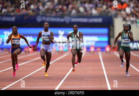 Da sinistra a destra, Marie-Josee Ta Lou della Costa d'Avorio, Shericka Jackson della Giamaica, Dina Asher-Smith della Gran Bretagna e Twanisha Terry degli Stati Uniti nei 100 m femminili durante il London Athletics Meeting allo Stadio di Londra. Data foto: Domenica 23 luglio 2023. Foto Stock