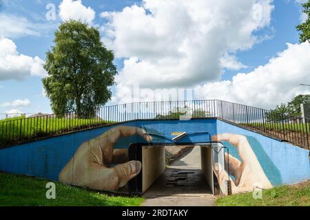 L'artista Kerry Wilson ha trasformato un sottopassaggio nel distretto macedone di Glenrothes in un telefono cellulare Foto Stock