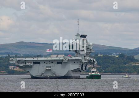 Edimburgo Scozia, Regno Unito 23 luglio 2023. HMS Prince of Wales portaerei sul Firth of Forth. credit sst/alamy live news Foto Stock