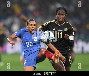 Sydney, NSW, Australia. 23 luglio 2023. ESTELLE CASCARINO (a sinistra) della Francia e KHADIJA SHAW della Giamaica in azione durante la Coppa del mondo femminile FIFA 2023 allo stadio di calcio di Sydney. (Immagine di credito: © Danish Ravi/ZUMA Press Wire) SOLO USO EDITORIALE! Non per USO commerciale! Foto Stock