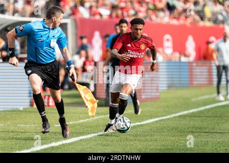 East Rutherford, Stati Uniti. 22 luglio 2023. Jadon Sancho (25) del Manchester United controlla la palla durante l'amichevole contro l'Arsenal FC al MetLife Stadium di East Rutherford, NJ United Won 2-0 (foto di Lev Radin/Pacific Press) credito: Pacific Press Media Production Corp./Alamy Live News Foto Stock