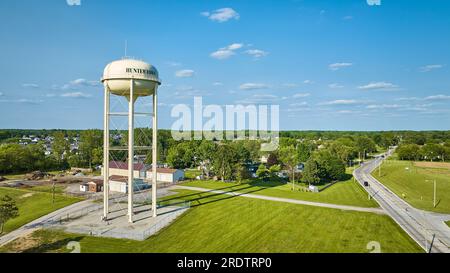 Torre aerea di acqua bianca per Huntertown, Indiana Foto Stock