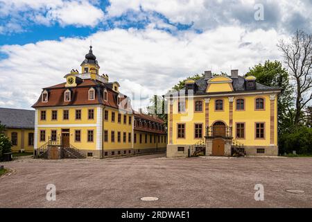 Castello Belvedere vicino Weimar Thuringia Germania è un elegante residenza estiva risalente al 18th ° secolo. Vista dal parco del Castello. Foto Stock