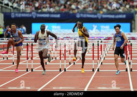 Londra, Regno Unito. 23 luglio 23. Shunsuke IZUMIYA (Giappone), Hansle PERGAMMENT (Giamaica), Grant HOLLOWAY (Stati Uniti d'America), Jamal BRITT (Stati Uniti d'America) che gareggiano nella 110m hurdles Final al 2023, IAAF Diamond League, Queen Elizabeth Olympic Park, Stratford, Londra, Regno Unito. Crediti: Simon Balson/Alamy Live News Foto Stock