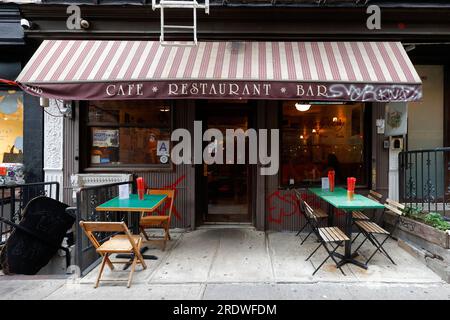 Lovely Day, 196 Elizabeth St, New York, New York, foto di un ristorante tailandese nel quartiere Nolita di Manhattan. Foto Stock