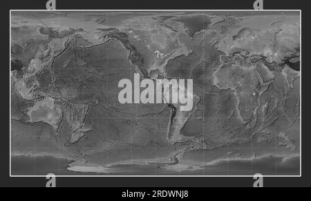 I confini della placca tettonica sulla mappa mondiale di elevazione in scala di grigi nella proiezione cilindrica Patterson centrata sulla longitudine ovest del 90° meridiano Foto Stock