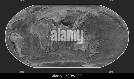 I confini della placca tettonica sulla mappa mondiale di elevazione in scala di grigi nella proiezione di Robinson, centrata sulla longitudine est del 90° meridiano Foto Stock