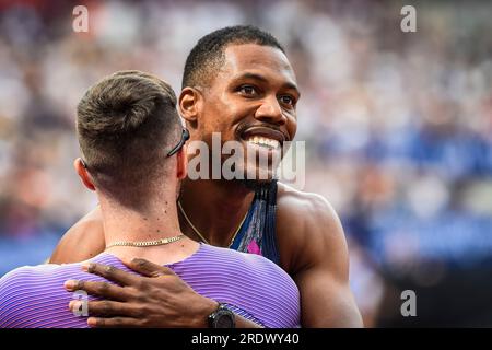 Londra, Regno Unito. 23 luglio 2023. Zharnel Hughes (Gran Bretagna), terzo posto nei 200m maschili, celebra il suo tempo di 19,73 secondi e un nuovo record nazionale al London Athletics Meet, un evento della Wanda Diamond League, al London Stadium. Crediti: Stephen Chung / Alamy Live News Foto Stock