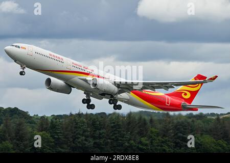 Il B-303Z Hainan Airlines A330-343 parte dall'aeroporto di Edimburgo con un volo di linea per Pechino, Cina. Foto Stock