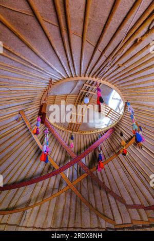 Kazakistan, Huns Ethno Village. Apertura soffitto yurta, decorazioni Tassel. Foto Stock