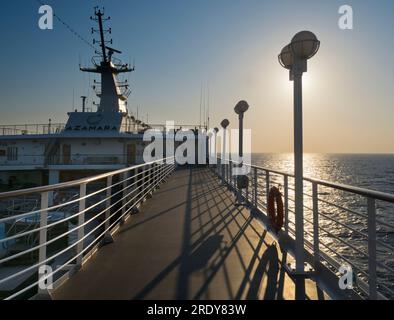 I ponti di osservazione sono la mia arma segreta e il luogo di tiro preferito a bordo delle navi da crociera; offrono anche una splendida vista sul mare, sul Foto Stock