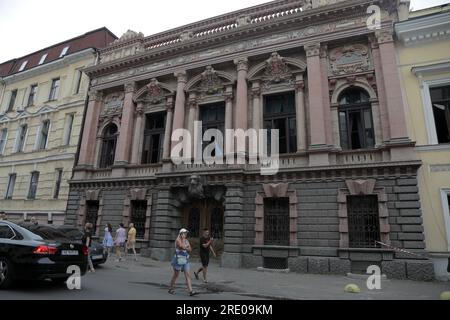 Non esclusiva: ODESA, UCRAINA - 23 LUGLIO 2023 - le finestre della Casa degli scienziati vengono distrutte dopo il massiccio attacco missilistico russo che ha colpito Foto Stock