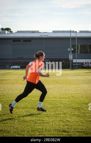 London Bees Training presso i campi di allenamento Hive di Harrow, squadra di calcio femminile. Foto Stock