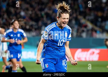 24 luglio 2023, Auckland, nuova Zelanda: L'attaccante italiana CRISTIANA GIRELLI #10 celebra il suo gol nella seconda metà della partita del gruppo G della Coppa del mondo femminile 2023 contro l'Argentina all'Eden Park Stadium di Auckland, nuova Zelanda. L'Italia ha vinto 1:0. (Immagine di credito: © Ira L. Black/ZUMA Press Wire) SOLO USO EDITORIALE! Non per USO commerciale! Foto Stock