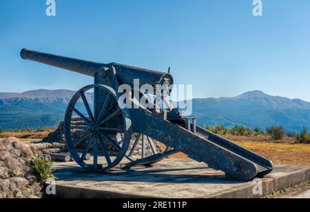 Long Tom Monument, storia, Mpumalanga, Sud Africa, un cannone da campo francese che commemora l'ultimo uso dei cannoni Boer 155 mm Creusot Long Tom durante il Foto Stock