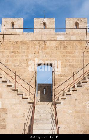 Die Serranos-Türme (Torres de Serranos) in der Altstadt von Valencia *** le Torres de Serranos (Torres de Serranos) nella città vecchia di Valencia Foto Stock