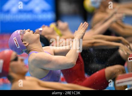 Fukuoka, Giappone. 24 luglio 2023. La cinese Wang Xueer inizia durante la semifinale femminile dei 100 metri dorso ai Campionati mondiali di acquari a Fukuoka, in Giappone, il 24 luglio 2023. Crediti: Xia Yifang/Xinhua/Alamy Live News Foto Stock