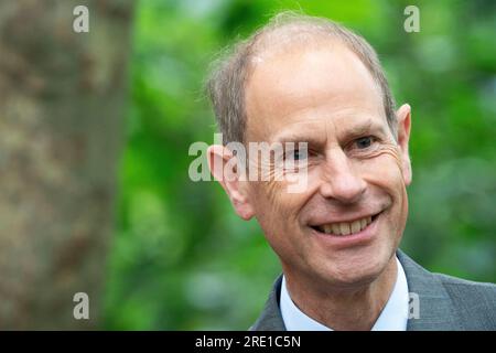 Sua altezza reale il Duca di Edimburgo visita St John's Wood martedì 27 giugno 2023. Il duca visita i St John's Wood Church Gardens come parte del tour estivo dei giardini del presidente della London Garden Society. Credito: Rob Taggart/Alamy Foto Stock