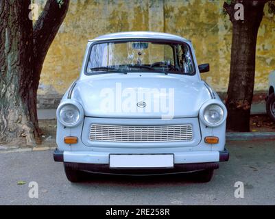 BUDAPEST, UNGHERIA - 16 AGOSTO 2016: Trabant 601 Universal, un'auto d'epoca parcheggiata in strada. Auto famosa è stata prodotta nella Germania Est comunista in y Foto Stock