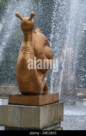 Kazakistan, Almaty. Figure nella fontana dello Zodiaco orientale. Foto Stock