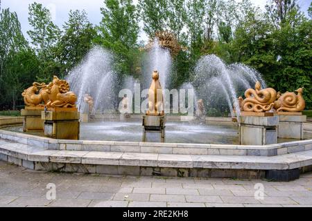 Kazakistan, Almaty. Fontana di Zodiaco orientale. Foto Stock