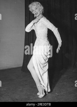 Whitfield, June Rosemary, 11.11.1925 - 29.12.2018, attrice inglese, come star del cinema, ULTERIORI-DIRITTI-CLEARANCE-INFO-NON-DISPONIBILI Foto Stock