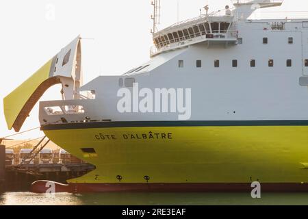 Inghilterra, Sussex, East Sussex, Newhaven, DFDS Seaways nave Cote D'Albatre ad Anchor Foto Stock