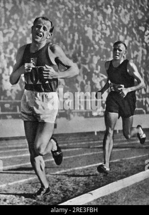 Sport, Giochi Olimpici, Helsinki, 20.7. - 27.7,1952, long-distance run, Emil Zatopek, CSSR, ADDITIONAL-RIGHTS-CLEARANCE-INFO-NOT-AVAILABLE Foto Stock