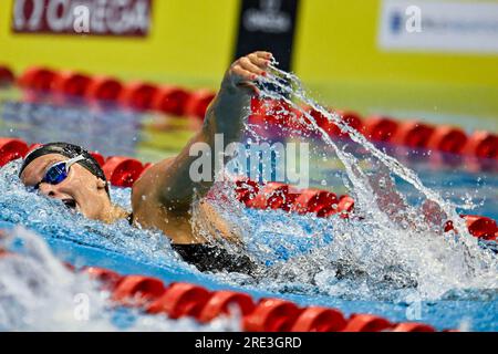 Fukuoka, Giappone. 25 luglio 2023. Summer McIntosh of Canada gareggia nelle 200m Heats di freestyle femminile durante il 20° Campionato Mondiale di Aquatics presso la Marine Messe Hall A di Fukuoka (Giappone), 25 luglio 2023. Crediti: Insidefoto di andrea staccioli/Alamy Live News Foto Stock