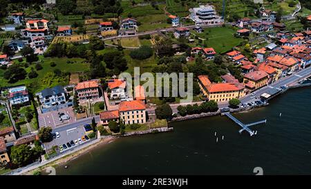 Splendida vista aerea del lago di Como nel nord Italia. Foto Stock