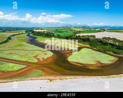 Riserva naturale dell'estuario del fiume Otter da un drone, Budleigh Salterton Beach, Devon, Inghilterra Foto Stock