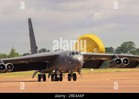 Boeing B-52H Stratofortress USAF arrivo al Royal International Air Tattoo 2023 Foto Stock