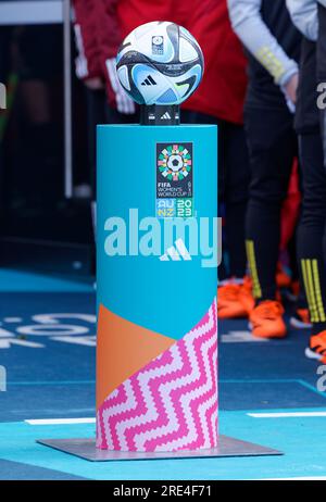 Sydney, Australia. 25 luglio 2023. Il pallone in mostra prima della Coppa del mondo femminile FIFA 2023 tra Colombia e Repubblica di Corea al Sydney Football Stadium il 25 luglio 2023 a Sydney, Australia Credit: IOIO IMAGES/Alamy Live News Foto Stock