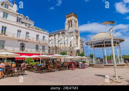 Biarritz, Francia, 03 luglio 2023: Turisti nella città di Biarritz. Aquitania, Paesi Baschi, Francia. Foto Stock