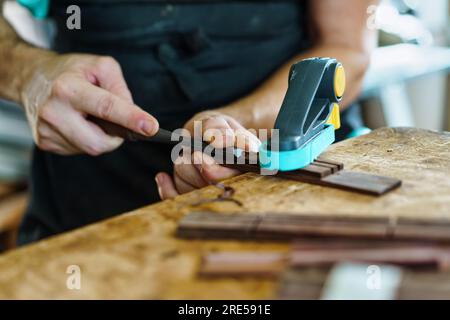 Ritagliare una parte di chitarra più lucida Foto Stock