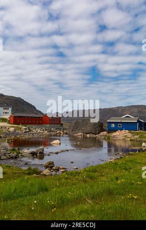 Lago a Qaqortoq, Groenlandia a luglio Foto Stock