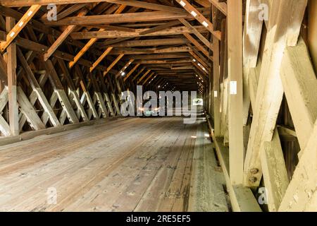 Il ponte coperto più lungo degli Stati Uniti, sul fiume Connecticut, collega Windsor, Vermont e Cornish, New Hampshire Foto Stock